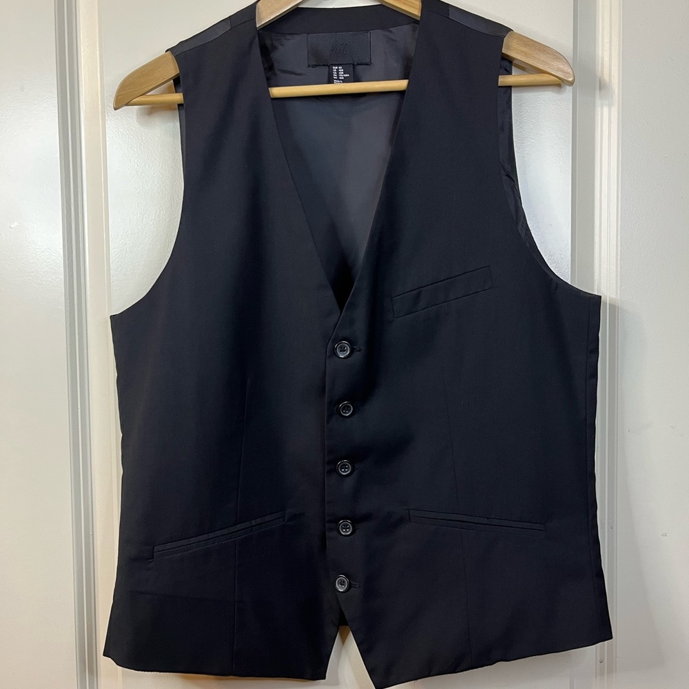 H & M Black Vest size 40R